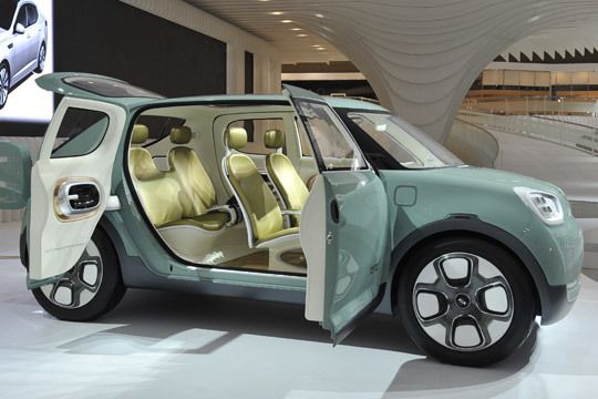 Für einen bequemen Einstieg fehlt die B-Säule und die hinteren Türen sind hinten angeschlagen. (Archiv: Vogel Business Media)