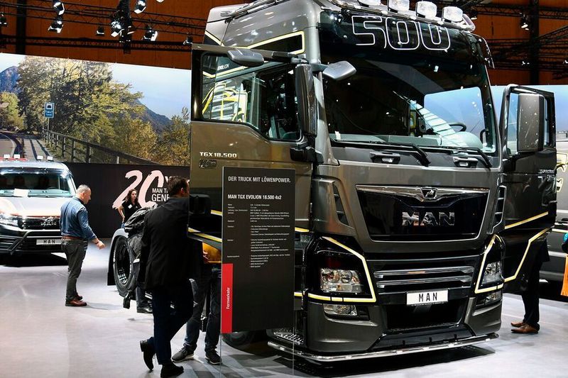 Die Augen zum Leuchten brachte auf der Nufam 2019 die Sonderedition MAN TGX Evolion. (MAN)
