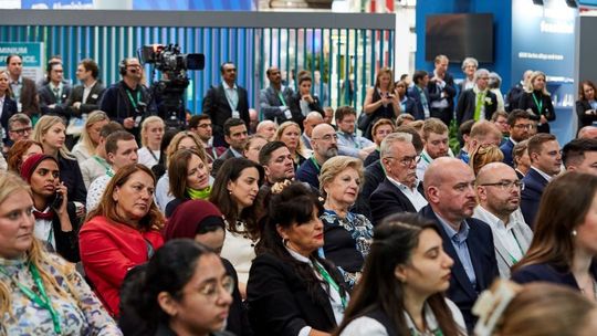 Volle Ränge beim Konferenzprogramm 2024: Für die kommende Oktoberausgabe wird das Angebot rund um Nachhaltigkeit deutlich ausgebaut (Bild:  J. Hammes)