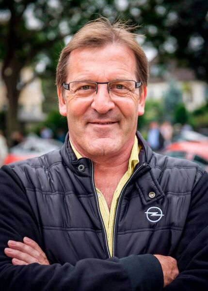 Von 2000 bis 2003 war Joachim Winkelhock in der DTM aktiv. Nach BMW nunmehr für Opel. Seit 2004 ist er Repräsentant der Marke Opel.  (Opel Automobile GmbH)