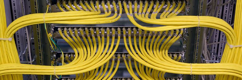 Nicht mehr und dickere Leitungen sind die Lösung für Performanceprobleme bei der Verteilung von Software an entfernte Clients, sondern eine Entlastung von WAN- und VPN-Verbindungen durch ein modernes Endpoint-Management mit Cloud- und P2P-Technologie. Nicht mehr und dickere Leitungen sind die Lösung für Performanceprobleme bei der Verteilung von Software an entfernte Clients, sondern eine Entlastung von WAN- und VPN-Verbindungen durch ein modernes Endpoint-Management mit Cloud- und P2P-Technologie.