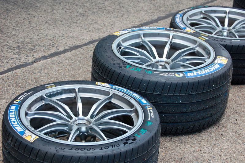 Die Allwetterreifen von Michelin halten im Regelfall den Anforderungen eines kompletten Rennens stand. (Benjamin Kirchbeck)
