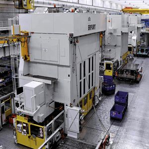 Im Presswerk der Audi AG in Ingolstadt ging es um die Modernisierung von drei vorhandenen 800-t-Transferpressen, um damit die Ausbringung spürbar zu erhöhen. Bild: GPA-Jakob