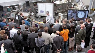 Live-Demonstration der "Pharmaceutical Hot Melt Extrusion" auf einem pharmagerecht ausgeführten Extruder ZSK 18 MEGAlab im Technikum von Coperion  (Bild: Coperion)