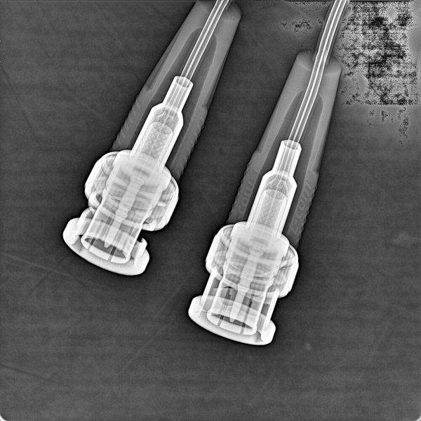 Kabelkonfektionslösungen verbinden Steckverbinder und Kabel, um zuverlässige Signal- und Stromverbindungen zwischen Geräten herzustellen. (Fischer Connectors)