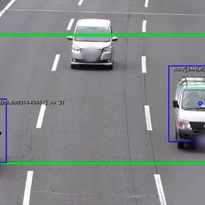Ein Einzelbild aus dem Video mit der parallelen Erkennung eines Audi A4 Avant und eines Lieferwagens.