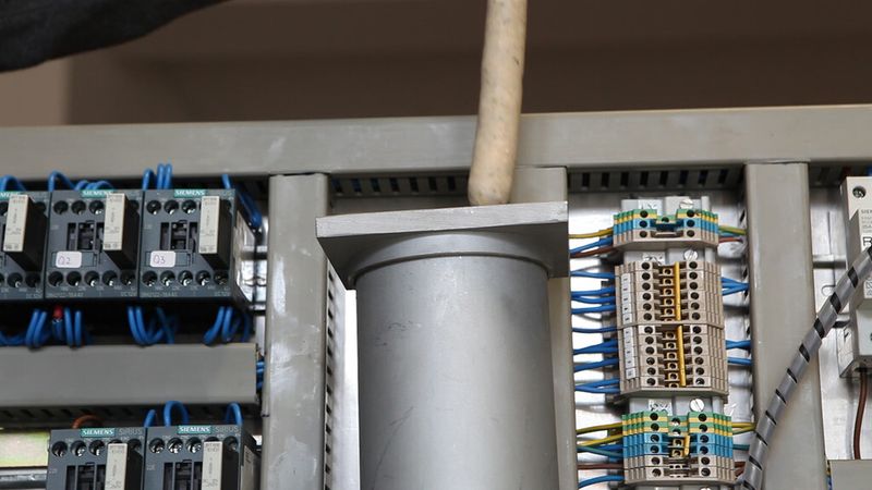 Ab mit der rohen Wurst in den „Kochtopf