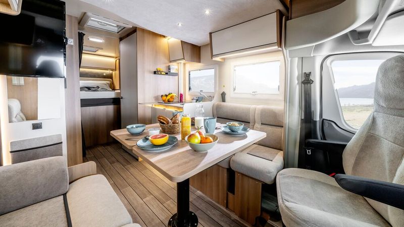 Der T745 QF bietet im Heck ein Queensbett. (Bild: Forster)
