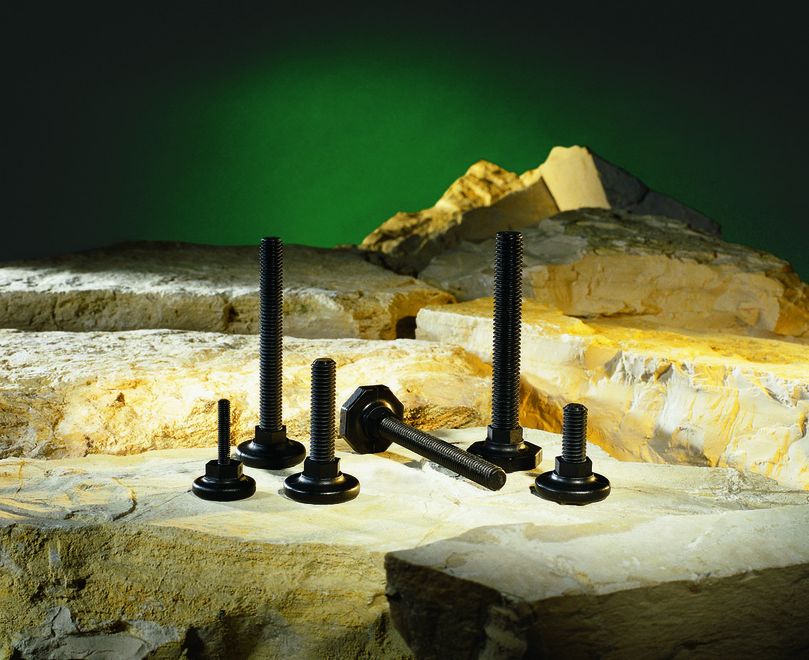 pieds de réglage.jpg ()