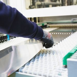 Der Erhalt der Materialeigenschaften ist charakteristisch für das chemische Ätzen. 