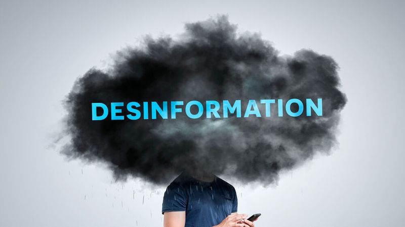 Besonders Jugendliche sind durch Falschinformationen über Social Media und Videoplattformen gefährdet.(Bild: ©  photoschmidt - stock.adobe.com)