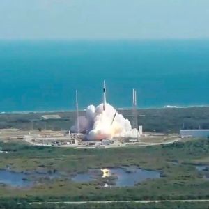 Am 5. Dezember startete Cimon 2 an Bord eines Dragon-Frachters von Space X.(Bild:  Cimon 2 Start mit SpaceX /DLR / CC BY 3.0)