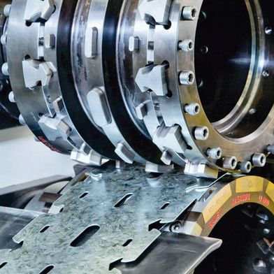 Wie funktioniert das Stanzen von Blech?