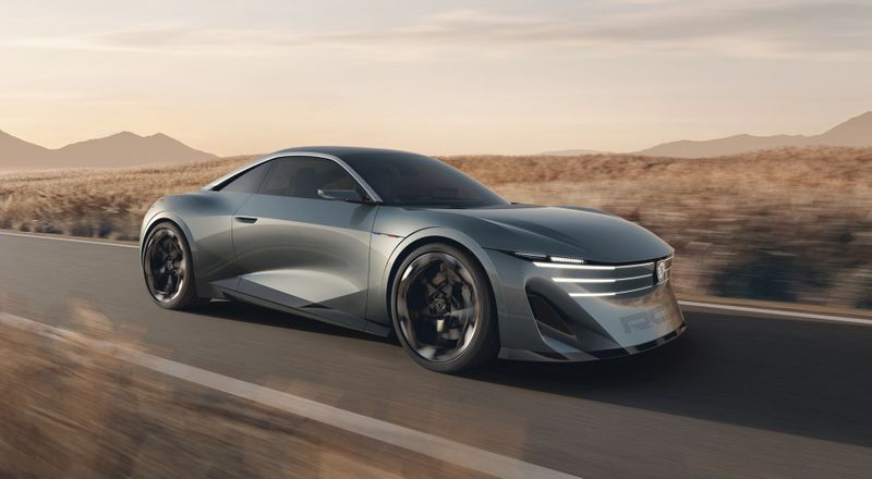 After more than ten years, Peugeot is reviving its RCZ sports car. (Source: Peugeot)