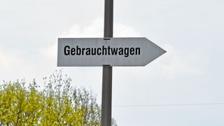 An hochwertige Gebrauchtwagen zu kommen, ist für den Handel aktuell eine enorme Herausforderung. (Bild: Simon – »kfz-betrieb«)