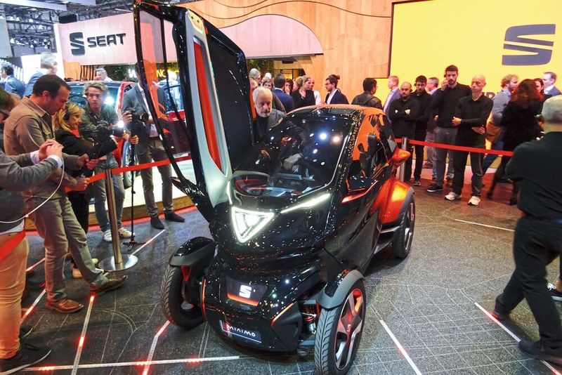 Eine Spielerei von Seat ist das Minimobil, kurz „Minimo“: Das Kleinfahrzeug erinnert stark an den Renault Twizy. Ob und wann ein Marktstart geplant ist, ist bislang nicht bekannt.  (Seyerlein/»kfz-betrieb«)