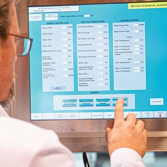 Mit der Automatisierungs- und Digitalisierungsplattform Avalon können Öl- und Gasunternehmen ihren Betrieb digitalisieren. Mit der Automatisierungs- und Digitalisierungsplattform Avalon können Öl- und Gasunternehmen ihren Betrieb digitalisieren.