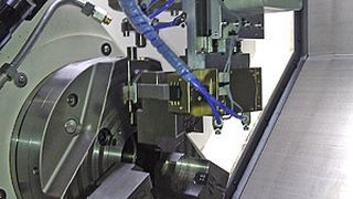 Bild 1: Der automatische Backen- und Werkzeugwechsel ist patentiert und wurde erstmals für die Lidu-Anlage in die Praxis umgesetzt. (Bild: Auto-Cell)