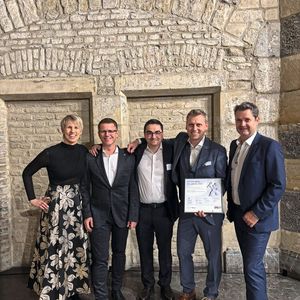 Nahmen den Preis für Rico entgegebn: Doris Würzlhuber (F&E), Manfred Schmuck (Werkzeugbau), Lukas Pabinger (Leitung Konstruktion), Dietmar Klausner (Leitung Werkzeugbau), Roland Angerer (techn. Leitung) (v.l.)(Bild:  Rico)