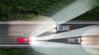 LED-Matrixscheinwerfer machen Lichtfunktionen möglich, die früher Science Fiction waren. (Bild: Opel)