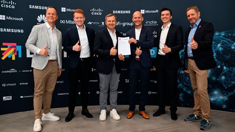 Den Dienstwagen zu Hause laden und dann beim Arbeitgeber abrechnen, ist in den meisten Fällen problematisch. Hierfür entwickeln Phoenix Contact Smart Business und die Telekom Deutschland gemeinsam eine Lösung. (Bild:  Phoenix Contact)