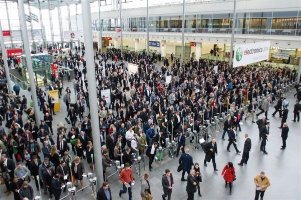 Die electronica feierte 2014 ihren 50. Geburtstag und wird dieses Jahr um eine Halle erweitert. Sie belegt nun 13 Hallen, es werden mehr als 73.000 Besucher erwartet.  (Messe München)