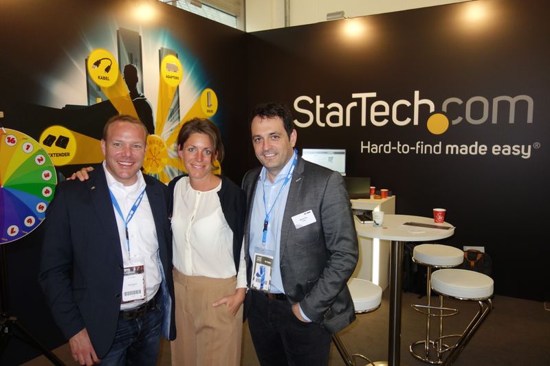 Birgit Dawidowicz-Lukaschl, Ingram Micro, mit Ingo Burggraf und (r.) Manuel Thies, IT-Haus. (Bild: IT-BUSINESS)