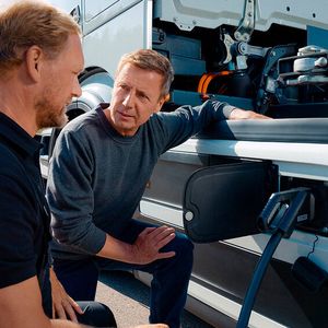 Noch fehlt vielerorts aber die Infrastruktur.(Bild:  © Daimler Truck AG)