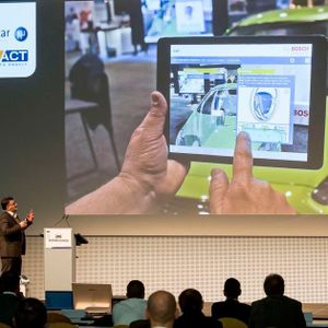 Großartige Vision: Gerald Sailer von Bosch zeigte, was Augmented Reality im Service bringt.