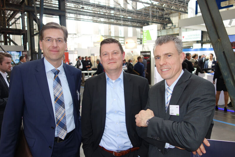 (v. l.) Martin Diekhans, Deutsche Bank, mit Reiner Schwitzki und Jörg Leuker, ALSO  (Bild: IT-BUSINESS)