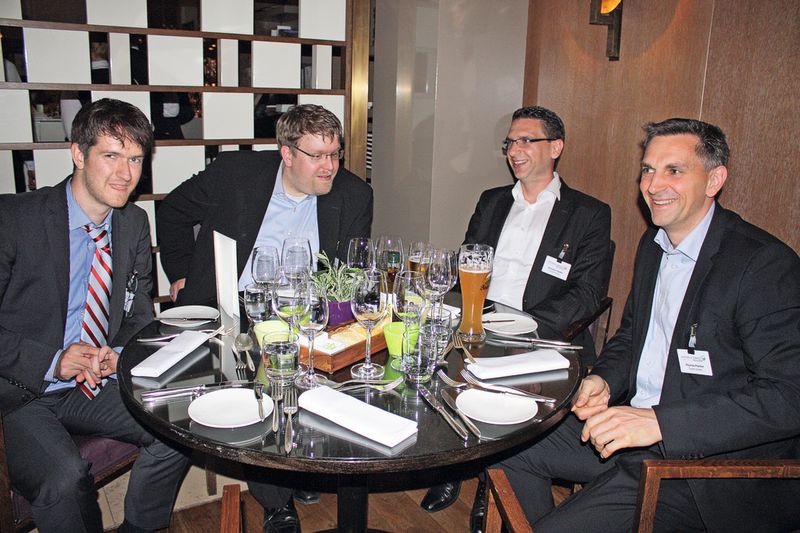 Natürlich ging beim Abendessen das Networking weiter. ( IT-BUSINESS/Sarah Maier)