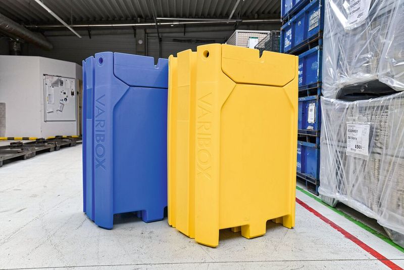 Inconfundible: una separación visual entre los productos frescos (azul) y los productos de segunda mano (amarillo). (Imagen:Richard Geiss, S.L.)