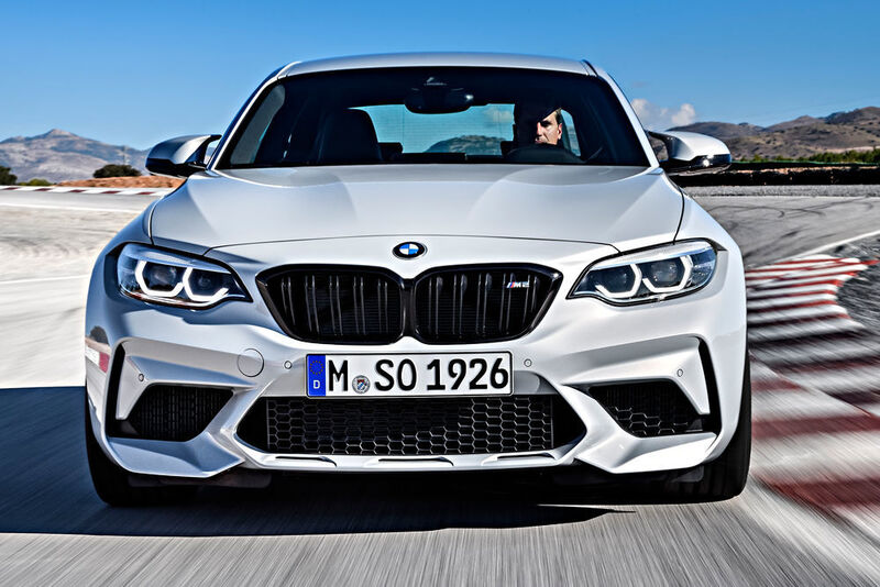 Der M2 Competition aht an der Front größere Lufteinlässe und ein besonderes Kühl-Management.  (BMW)