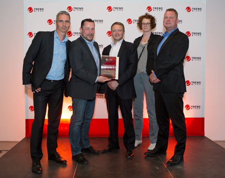 Bester Partner 2014 Deutschland „Complete User Protection“: Comparex AG (Marcus Helbig, Department Manager Security & Storage, Comparex AG, Dirk Frießnegg, Specialized Sales, Comparex AG, Andreas Ott, Partner Manager, Comparex AG, Manuela Petschauer, Software Inside Sales, Comparex AG und Thorsten Zank, Strategic Partner Business Manager, Trend Micro). (Bild: Trend Micro)
