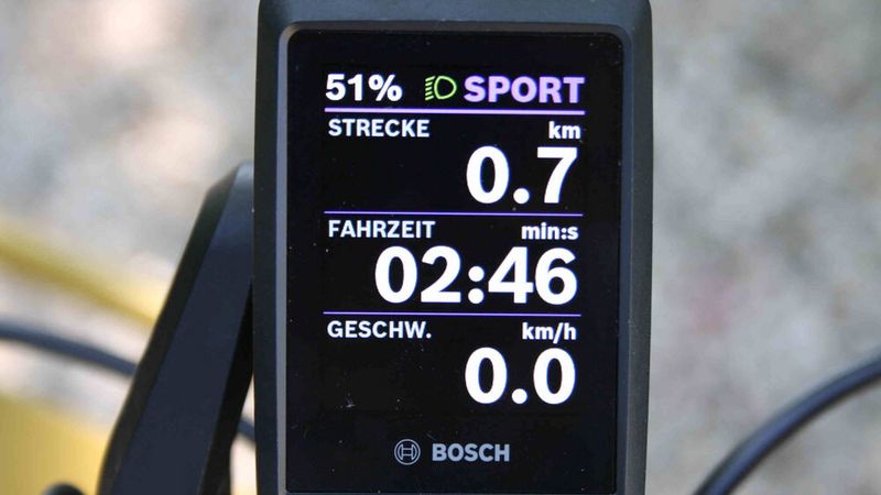 Insgesamt fünf Anzeigemodi mit je zwei Ebenen lassen sich über das Kiox 300 abrufen. (Bild: sp-x / Mario Hommen)