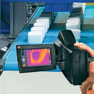Die auf der Fakuma vorgestellten Wärmebildkameras von Testo eignen sich zur gezielten Überwachung des Abkühlprozesses.