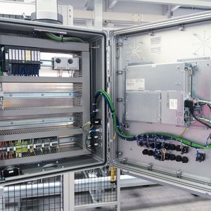 Rose Systemtechnik passt die Gehäuse der Commander-SL3000­Serie exakt an die spezifischen Anforderungen von Industrie-PCs an.