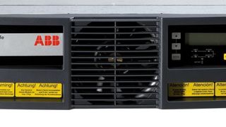 Durch die strategische Partnerschaft von ABB und Rittal entsteht ein umfassendes Portfolio an technischen Lösungen , beispielsweise USV-Systeme, Secure-Edge-Rechenzentren mit integriertem Brandschutz, Edge-Rechenzentren sowie skalierbare modulare Rechenzentren und Container-Lösungen für die Stromversorgung. (ABB)