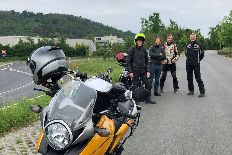 Das Wetter wird nächste Woche bei der richtigen Tour übrigens besser. Versprochen. (Bild: »bike und business«/Maderner)