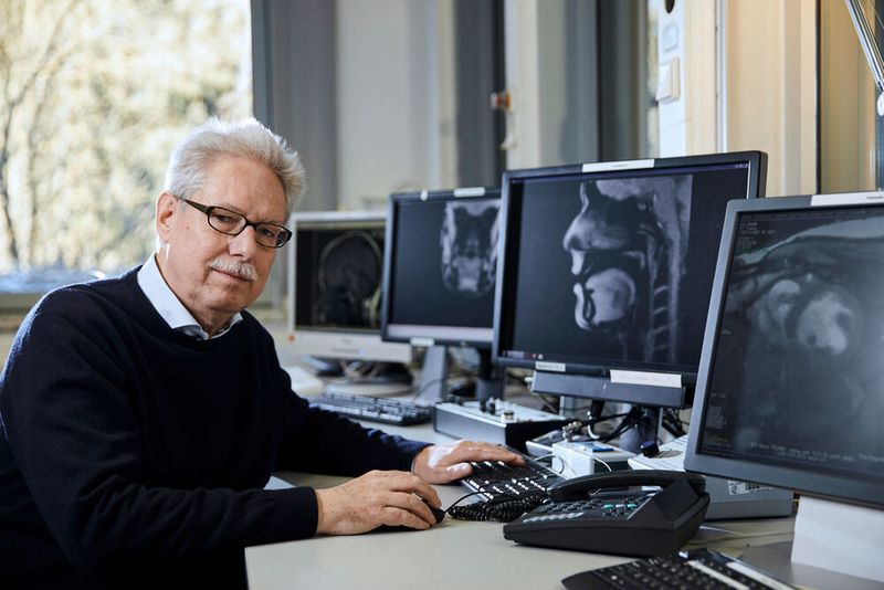 Jens Frahm hat es ermöglicht, dass die Magnetresonanztomographie (MRT) eine der verbreitetsten Diagnosemethoden in der Medizin wurde. Das schaffte er mit der FLASH-Technik, die die Scans um den Faktor 100 beschleunigt. 
 (EPO)
