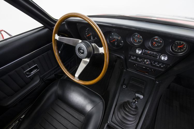 Der Begriff „Uhrensammlung“ gehört bei Automobilen mittlerweile zur aussterbenden Gattung. Zu Zeiten des Opel GT war das noch anders – zum Glück. (Opel Automobile GmbH)