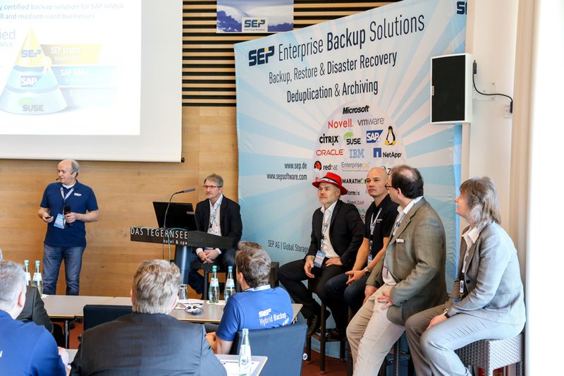 Referenten und Sponsoren wurden vorgestellt. (Bild: SEP)