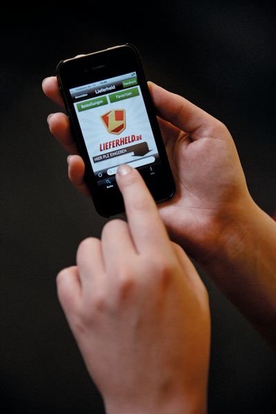 Per Smartphone-App können Pizza & Co. natürlich auch geordert werden. (Bild: DREISECHSNULL/Deutsche Telekom)