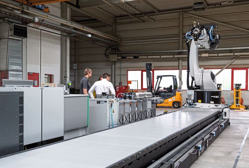 Das Konzept: Die Anlage wird als mobile Fabrik als Standard an jene Orte des Baubetriebs geschickt, wo sie gebraucht wird.  (Bild: SCHUNK)