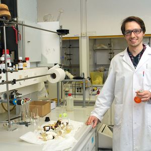 Florian Glöcklhofer, Forschungsgruppe von Prof. Johannes Fröhlich am Institut für Angewandte Synthesechemie der TU Wien: „Wir haben lange daran gearbeitet, die richtigen Lösungsmittel und Katalysatoren zu finden.“