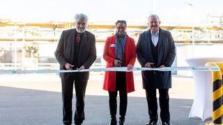 Offizielle Eröffnung des „Hydrogen Lab Leuna“ im Chemiepark Leuna: (v.l.) Minister Prof. Dr. Willingmann und Dr.-Ing. Schattauer, kommissarische Institutsleiterin Fraunhofer Iwes sowie Prof. Dr. Neugebauer, Präsident der Fraunhofer-Gesellschaft (Source: Max Niemann/Fraunhofer)