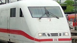 Der ICE 1 ist der erste in Serie gefertigte Hochgeschwindigkeitszug in Deutschland und der erste von inzwischen fünf Typen von Intercity-Express-Triebzügen. Bilder: Höltkemeier (Archiv: Vogel Business Media)