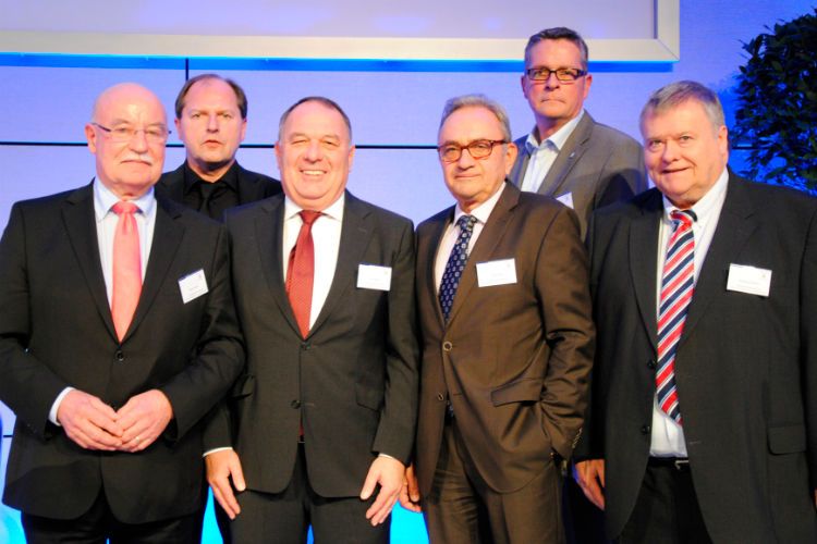 Die Führungsmannschaft des VPPD: (v.li.) Präsident Albert Schwinn, Geschäftsführer Herbert Kirst sowie die Vorstandsmitglieder Ulrich Bebion, Detlef Algie, Klaus Heisterkamp und Wolfgang Krohnen.  (Foto: Baeuchle)