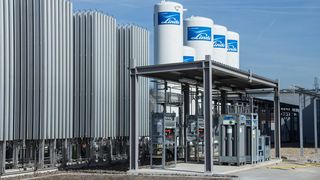 In Marl und Unterschleißheim vollzieht Linde eine Pionierhandlung. Denn an beiden Standorten automatisiert Unitechnik Systems nun das Handling von tausenden von Gasflaschen. (Linde)