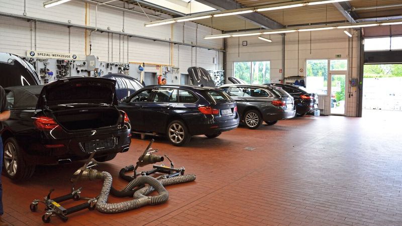 Der digitale Serviceprozess von Stadac verbindet Serviceleads, die Kundenfahrzeuge liefern, mit gezieltem E-Mail-Marketing und einer eigenen Smartphone-App. (Bild: Achter/»kfz-betrieb«)